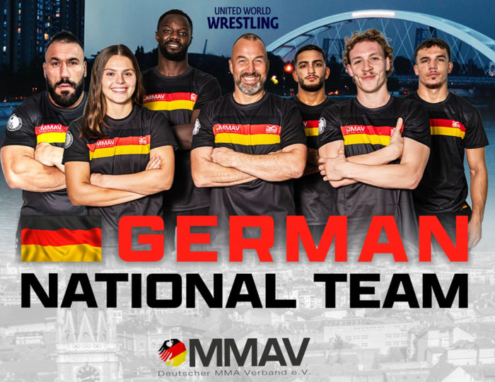 Das Team des DMMAV am Weg zur Amateur-MMA-Weltmeisterschaft 2025