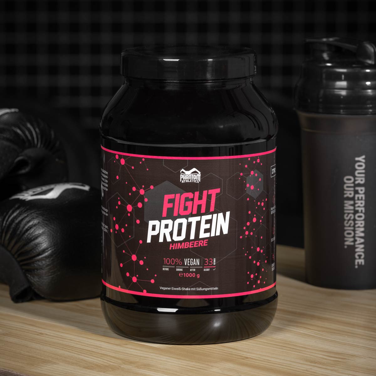 Phantom Athletics Fight Protein Raspberry 1000g, ideal für Kampfsportarten wie MMA und Muay Thai. Fördert die Regeneration und bietet exzellenten Geschmack bei optimaler Qualität.