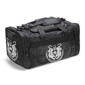 Gymbag Team von Phantom Athletics, ideal für Mixed Martial Arts, Kickboxen und Ringen. Mit strapazierfähigen Materialien und durchdachter Aufteilung sorgt diese Tasche für Ordnung und einfachen Transport deiner Kampfsportausrüstung.