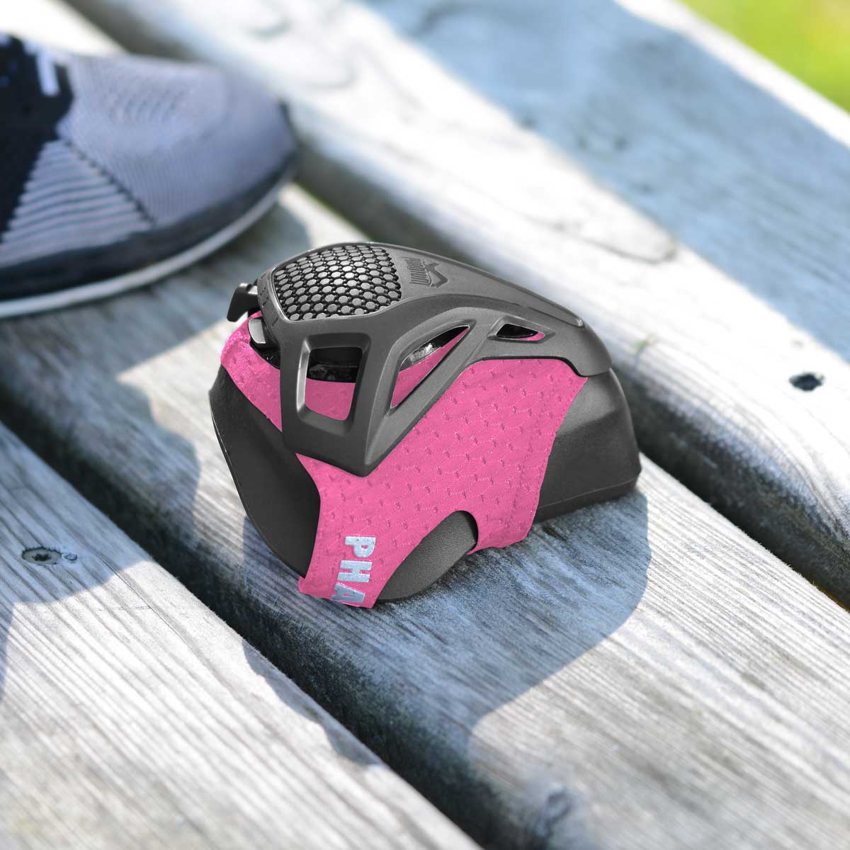 Egal ob MMA, Kickboxen oder BJJ – die Phantom Trainingsmaske von Phantom Athletics bringt deine Fitness und Atemleistung auf ein neues Level.