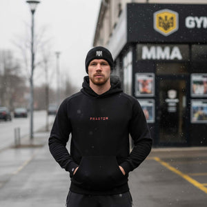 Schwarze Beanie mit breitem Umschlag und Deutschland-Motiv von Phantom Athletics – optimal für Training, Kampfsportveranstaltungen oder Alltagswear. Mit hochwertigem Material und stilvoller Ausstrahlung für sportive Athleten.