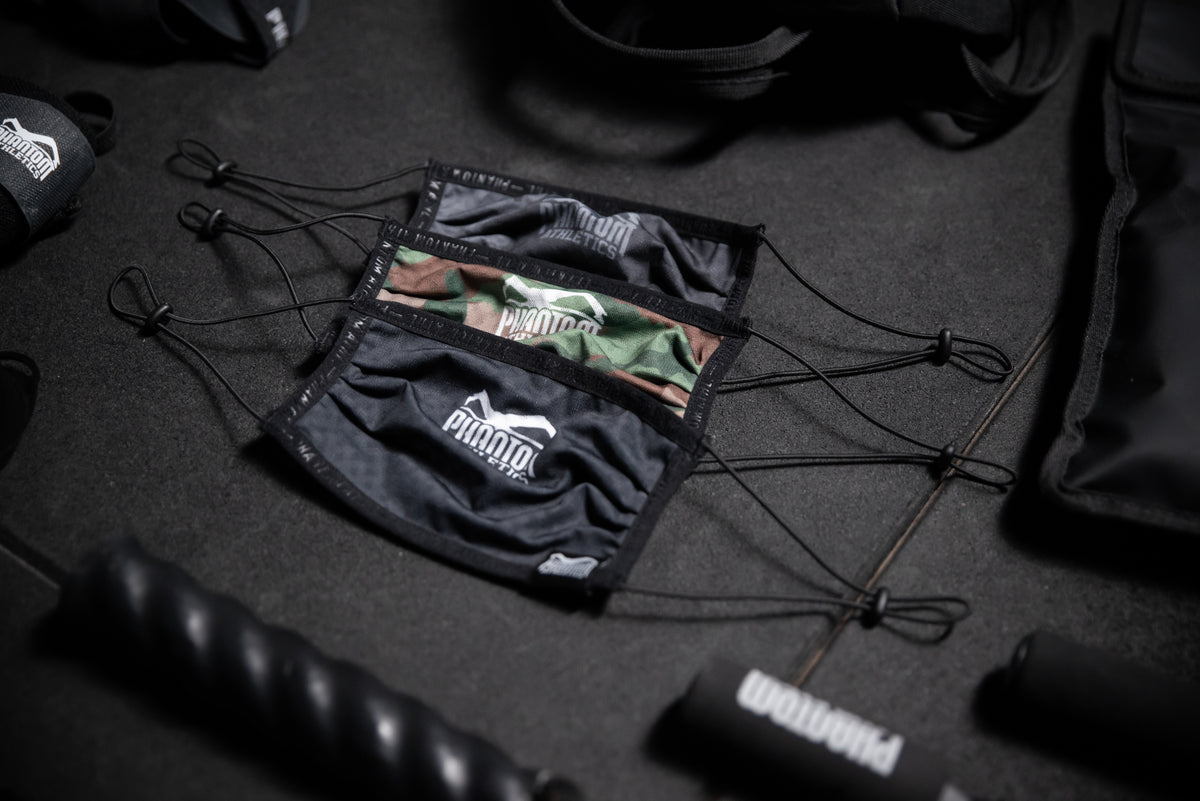 Die Tactic Green Camo Facemask von Phantom Athletics bietet Schutz und Stil für MMA, Grappling und Muay Thai. Funktionales Design sorgt für optimalen Tragekomfort.