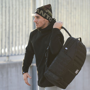 Bequeme Phantom Athletics Beanie Camo aus 100 % Acryl mit doppellagiger Verarbeitung für kalte Tage.