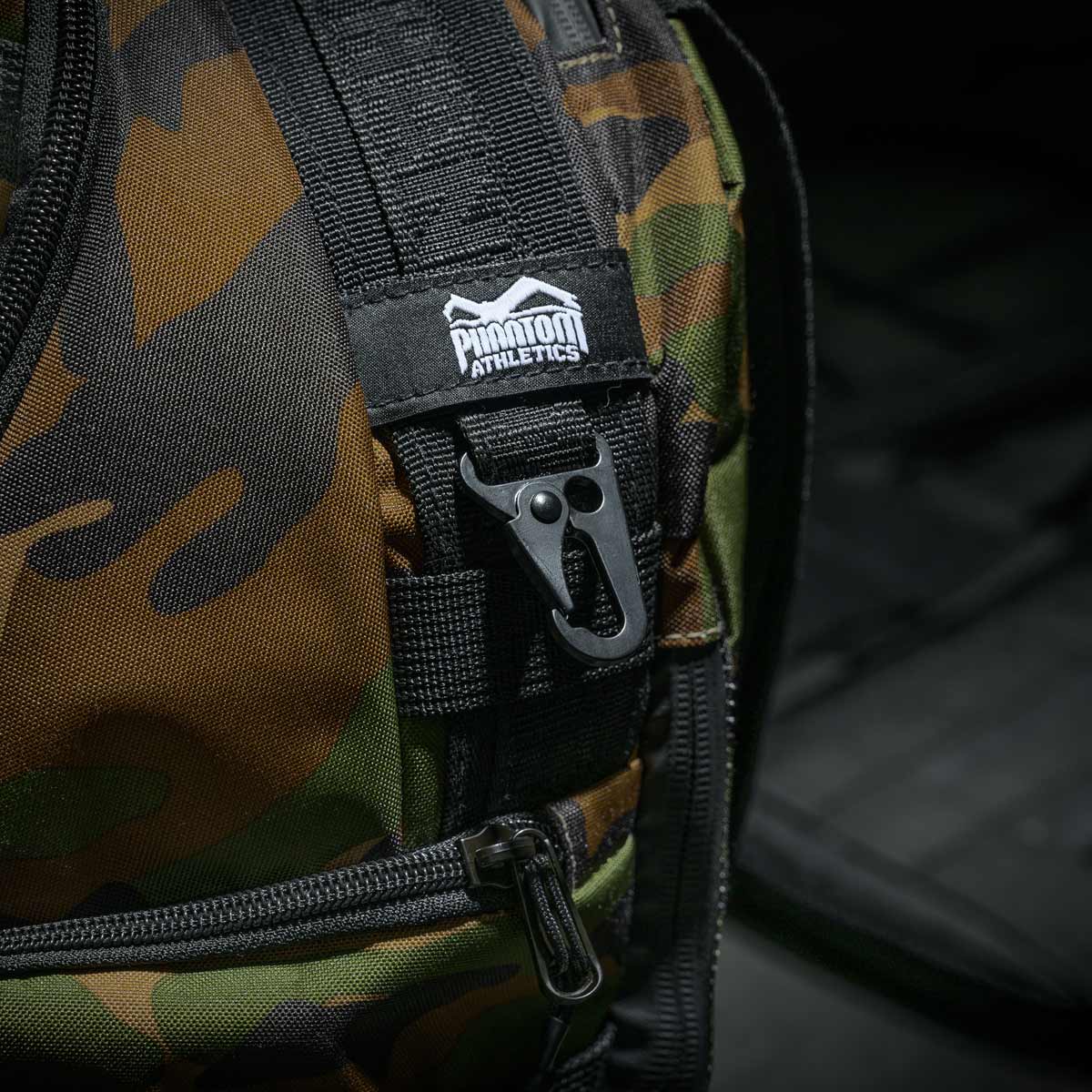 Tactic S Backpack von Phantom Athletics, entwickelt für Kampfsportarten wie MMA und Thaiboxen. Optimale Größe für den Transport von Kampfsportutensilien.