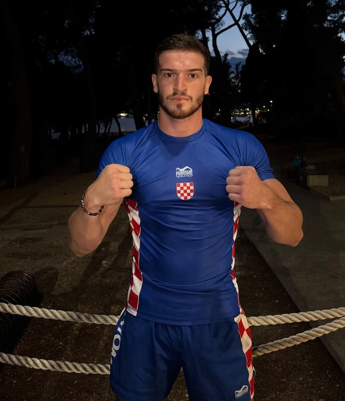 Kickboxer Lars Wohlschläger mit Phantom Athletics Rashguard und Fight Shorts Team Croatia