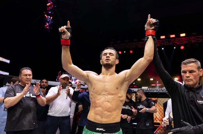 MMA-Fighter Usman Nurmagomedov nach dem Sieg bei einem Kampf in der Professional Fighters League (PFL)