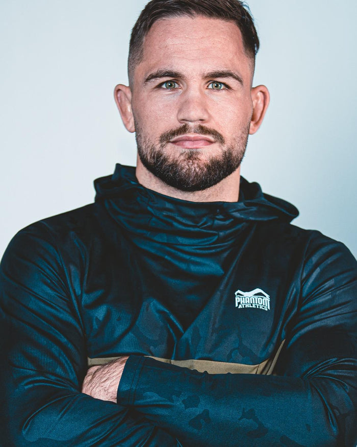 Ringer Pascal Eisele mit Phantom Athletics Trainingsjacke