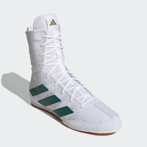 Leichte und atmungsaktive Boxschuhe von Adidas – das Modell Box Hog 4 White/Green ist perfekt für intensives Training, mit starker Bodenhaftung und guter Beweglichkeit.