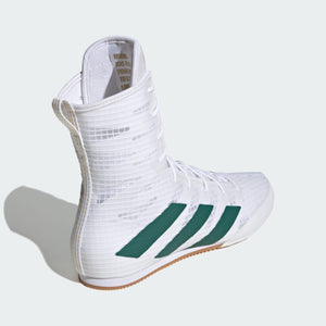 Adidas Box Hog 4 in Weiß-Grün – zuverlässige Boxschuhe mit rutschfester Außensohle, ideal für Boxen, Kickboxen und andere Kampfsportarten mit schnellem Fußarbeit.