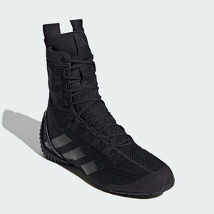 Boxschuhe von Adidas in Schwarz aus der Speedex 23 Serie – ideale Kombination aus Stabilität, Beweglichkeit und Style für schnelle Aktionen im Ring.