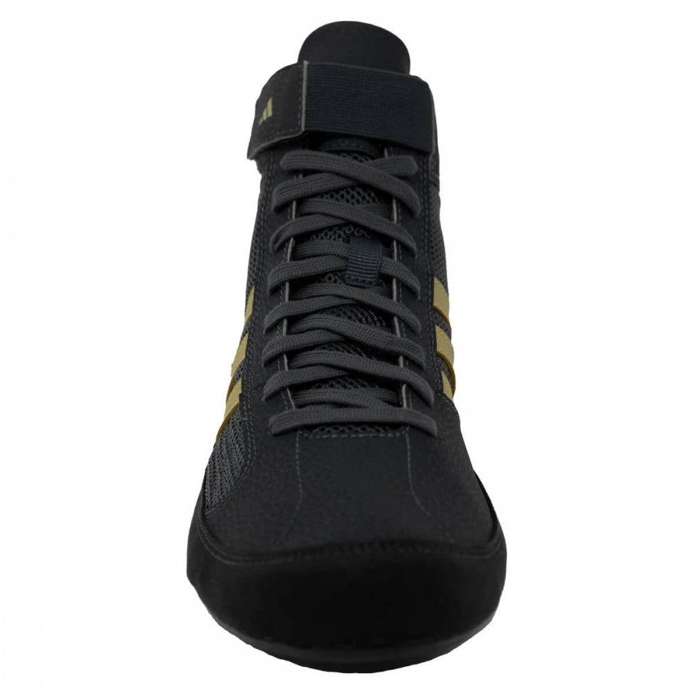 Mit ihrer flachen, flexiblen Sohle ermöglichen die adidas Havoc Ringerschuhe schnelle Richtungswechsel und maximale Kontrolle – ein Muss für jeden ernsthaften Kämpfer.