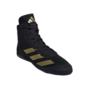 Der Adizero Ringerschuh von Adidas. Das neue Topmodell für alle die mehr auf der Matte wollen. MIt super Passform und Grip in Training und Wettkampf. Sehr schlank und flach gebaut. Ohne Kompromisse sorgt der Adizero für perfekten Halt in deinem Ringen. Code: 3207