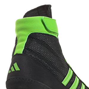 Der Adidas Combat Speed 4 Ringerschuh. Eine wahre Legende untern Ringern und einer der beliebtesten Ringerschuhe auf dem Markt. Mit überragender Passform einer schlanken Bauweise und einem tollen Preisleistungsverhältnis bietet dir der Combat Speed 4 Ringerschuh von Adidas alles was du auf der Matte brauchst. Hier in einer auffälligen Schwarz/Grünen Farbe.
Code: 2025