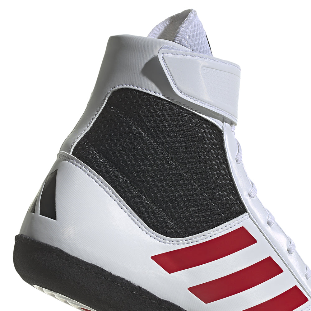 Die Adidas Combat Speed 5 (CS5) Ringerschuhe zählen zu unseren absoluten Bestsellern. Hier in der Farbe Schwarz/Weiss/Rot. Die Kombination aus Qualität, Stabilität in Training und Wettkampf sowie eine unschlagbaren Preis, machen den Adidas Combat Speed Ringerschuh zu einer Must-Have für jeden Ringer.