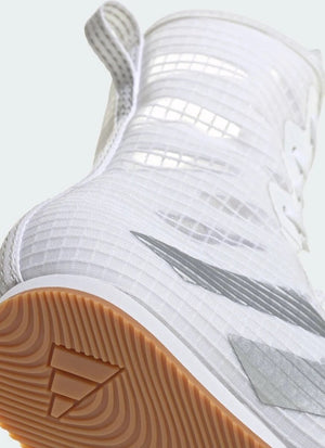 Die Adidas Box Hog 4 sind vielseitige Boxschuhe für tägliches Training im Kampfsport. Sie bieten Komfort, Halt und Kontrolle bei schnellen Kombinationen und dynamischer Beinarbeit.