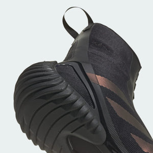 Diese Boxschuhe von Adidas wurden für hohe Belastungen im Kampfsport entwickelt und eignen sich optimal für Sparring und Wettkampfvorbereitung im Boxen und Kickboxen.