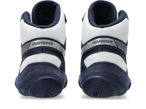 Die Asics Snapdown 4 Ringerschuhe in Midnight Blue/Silver zeichnen sich durch ihr schlankes Design und die flexible Passform aus, ideal für dynamische Bewegungen im Ringen.