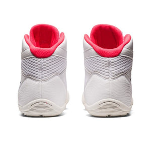 Asics Matflex 7 in Weiß – Mit seinem atmungsaktiven Mesh-Obermaterial und der rutschfesten Außensohle bietet dieser Ringerschuh eine perfekte Kombination aus Flexibilität und Stabilität. Perfekt für Sportler, die bei intensiven Wettkämpfen auf Höchstleistung setzen.