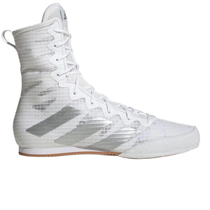 Die Adidas Box Hog 4 Boxschuhe in White/Silver bieten optimale Performance für Boxen und Kampfsport. Sie unterstützen schnelle Bewegungen, präzises Footwork und intensives Training im Gym sowie im Ring.