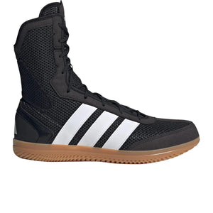Die Adidas Box Hog Wide Boxschuhe in Schwarz wurden speziell für Athleten mit breiterem Fuß entwickelt. Sie bieten optimalen Komfort, Stabilität und Performance für intensives Boxen und Kampfsporttraining.