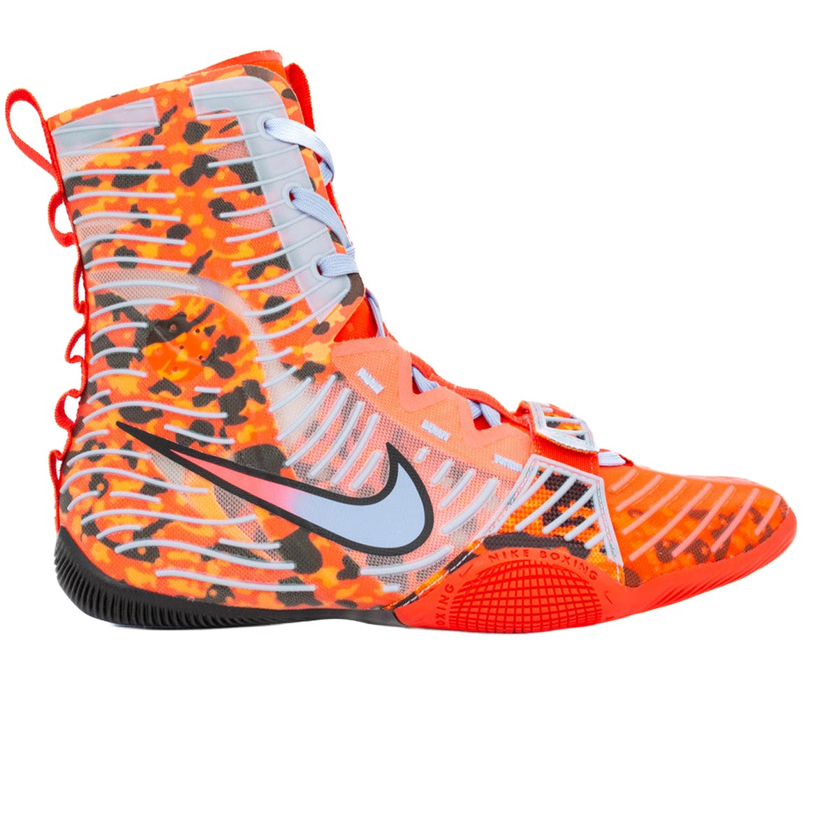 Die Nike HyperKO 3 Boxschuhe in Bright Crimson/Aluminum bieten maximale Performance für Boxen und intensives Kampfsporttraining. Das ultraleichte Design unterstützt schnelle Footwork, explosive Bewegungen und präzises Sparring im Ring.