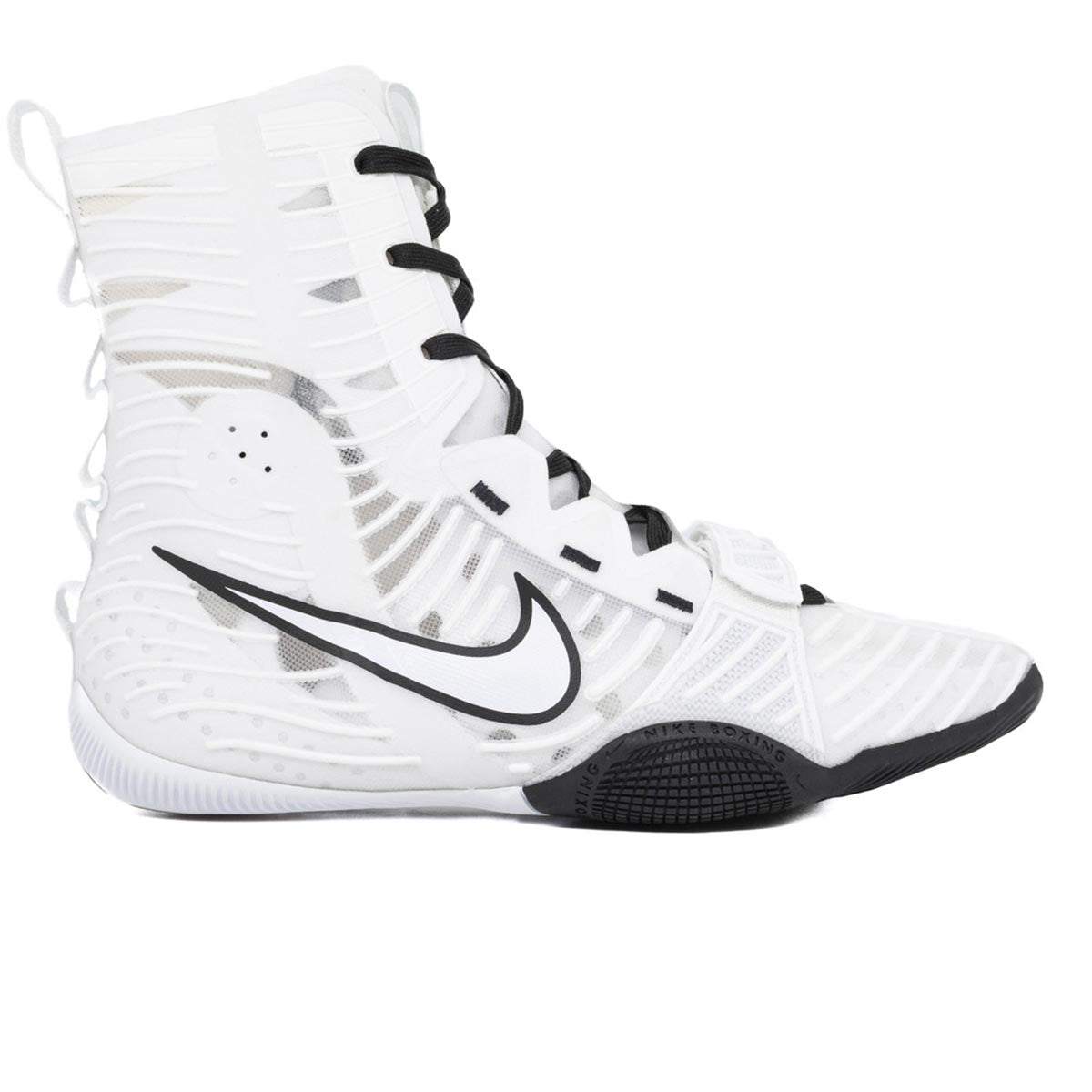 Die Nike HyperKO 3 Boxschuhe in Weiß bieten maximale Performance für Boxen und Kampfsport. Das ultraleichte Design unterstützt schnelle Footwork, explosive Bewegungen und präzises Sparring im Ring.