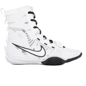 Die Nike HyperKO 3 Boxschuhe in Weiß bieten maximale Performance für Boxen und Kampfsport. Das ultraleichte Design unterstützt schnelle Footwork, explosive Bewegungen und präzises Sparring im Ring.