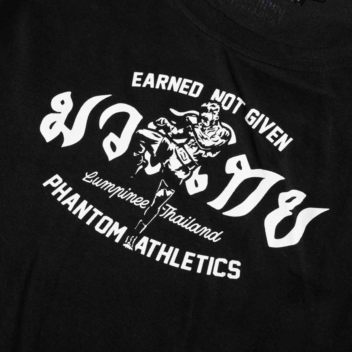 Mit dem Phantom Athletics T-Shirt Warrior zeigen Kampfsportler ihre Leidenschaft für den Fight Lifestyle auch außerhalb des Gyms. Das sportliche Design eignet sich für MMA, Boxen, Kickboxen, Muay Thai, Fitness und Freizeit.