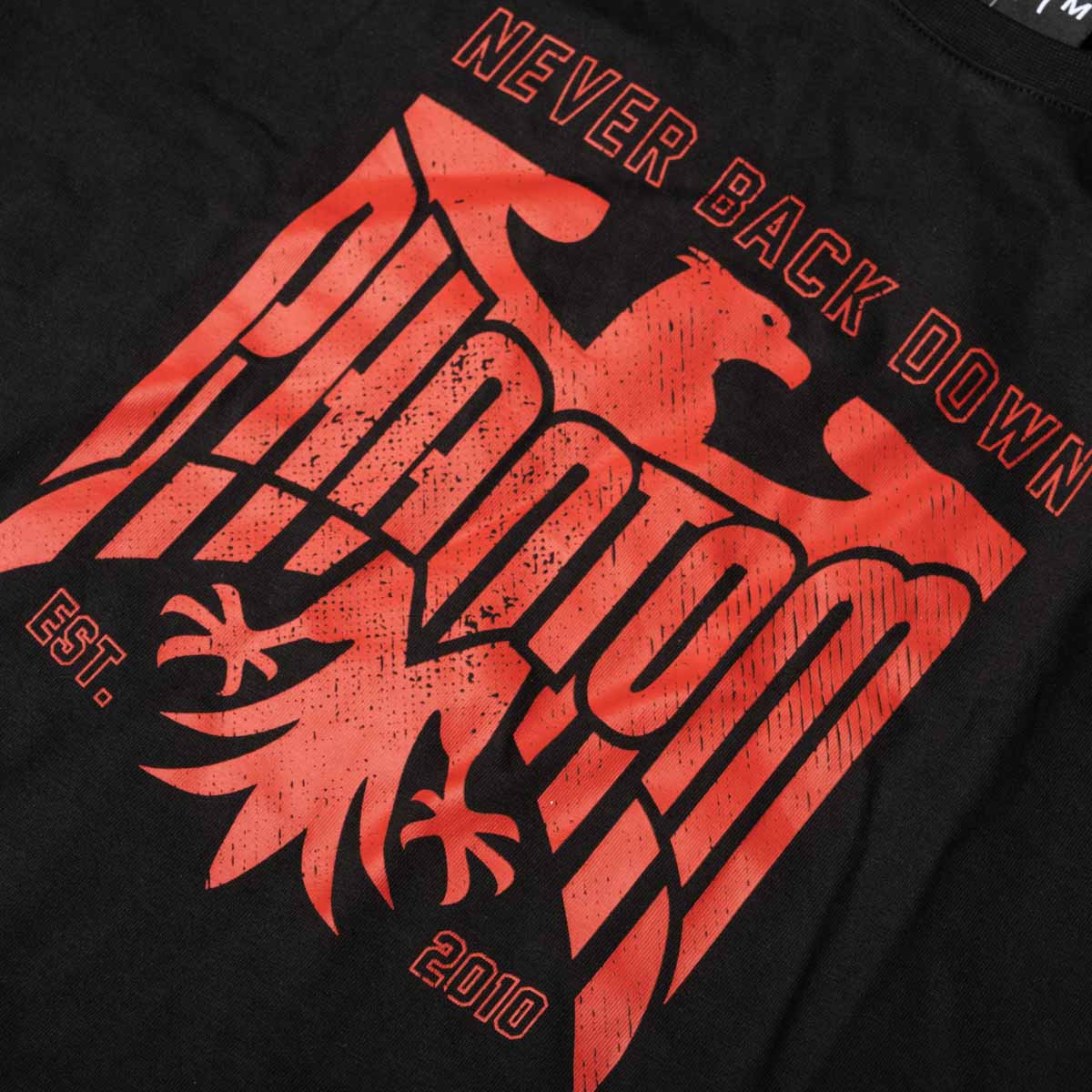 Das Phantom Athletics T-Shirt GERMANY NBD in Schwarz/Rot verbindet einen kontrastreichen Frontprint mit einem sportlichen Athletic Fit für maximale Bewegungsfreiheit. Die hochwertige Fightwear eignet sich für Boxen, Kickboxen, Muay Thai, MMA und Functional Fitness.