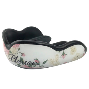 Hochwertiger Kampfsport‑Zahnschutz „Bitch Please“ von Damage Control – Boil‑and‑Bite‑Anpassung für perfekten Sitz, maximale Stoßdämpfung und sichere Performance im Training.