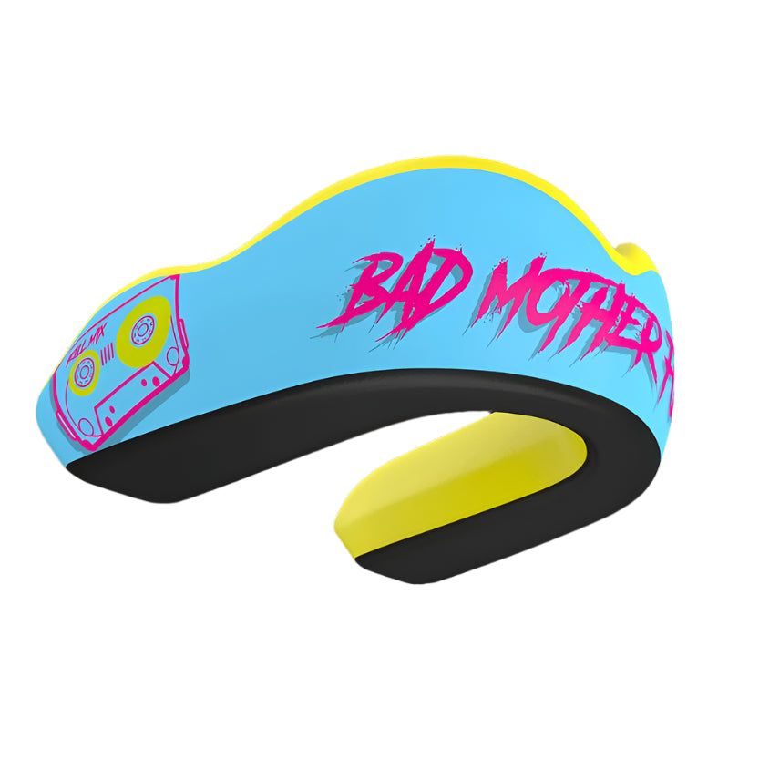 Der Damage Control Zahnschutz BMF aus der Extreme Impact Series schützt deine Zähne zuverlässig bei harten Schlägen und Clinch-Situationen. Ideal für MMA, Boxen und Muay Thai Training.