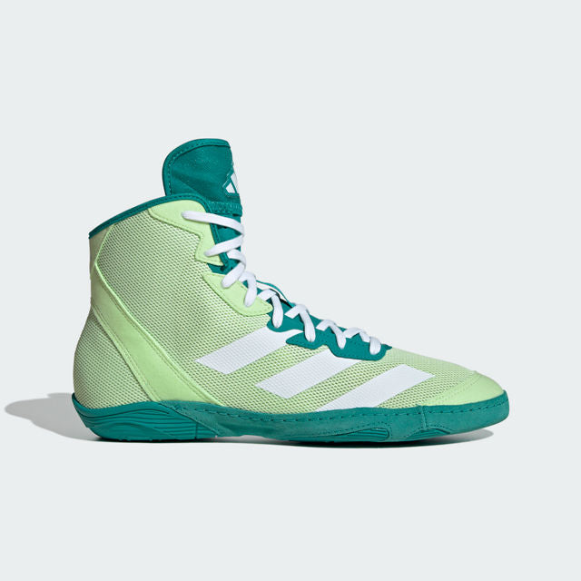 Die Adidas Adizero Ringerschuhe in Neon-Grün bieten Kämpfern optimalen Halt und Flexibilität. Mit ihrer leichten Bauweise und griffiger Gummisohle sind sie ideal für intensives Ringen, Grappling und MMA-Training.