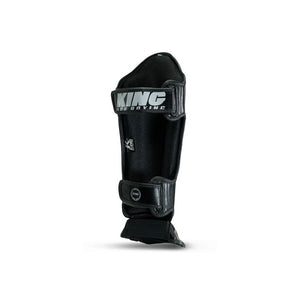 King Pro Boxing Schienbeinschoner Spartan 1 – Schwarz
Ideal für alle, die im Muay Thai, Kickboxen oder MMA auf Qualität, Schutz und Performance setzen. Vertraue auf King Pro Boxing – für professionelles Equipment, das auch unter Druck hält.