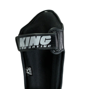 King Pro Boxing Schienbeinschoner Spartan 1 – Schwarz
Mit ihrem modernen Design und dem auffälligen 