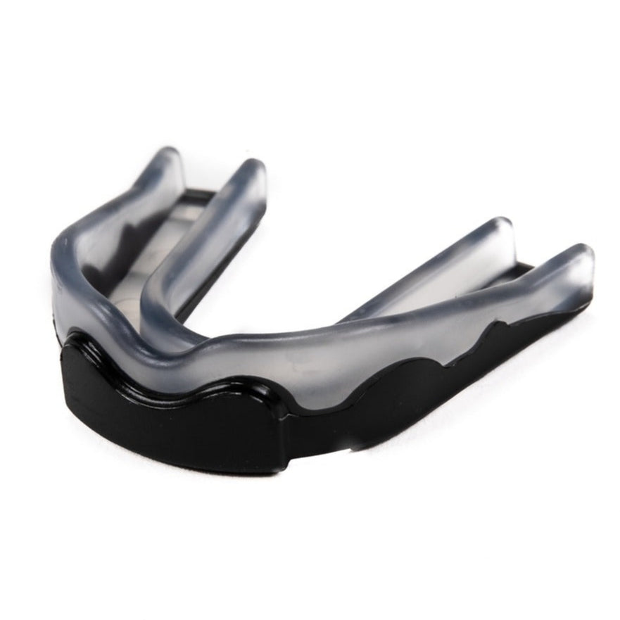 Hochwertiger Zahnschutz von King Pro Boxing, erhältlich bei Phantom Athletics – ideal für Boxen, Muay Thai, MMA und andere Kampfsportarten. Schützt zuverlässig Zähne und Kiefer bei harten Schlägen.