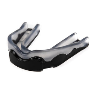 Hochwertiger Zahnschutz von King Pro Boxing, erhältlich bei Phantom Athletics – ideal für Boxen, Muay Thai, MMA und andere Kampfsportarten. Schützt zuverlässig Zähne und Kiefer bei harten Schlägen.