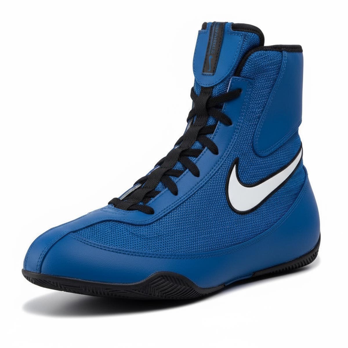 Leistungsstarke Boxschuhe „Nike Machomai 2“ in Blau für intensives Box- und Kampfsporttraining. Sorgen für optimalen Grip, Komfort und Bewegungsfreiheit beim Sparring, MMA und Fitness-Einheiten.