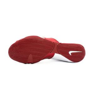 Diese Boxschuhe von Nike in Weiß-Rot, präsentiert von Phantom Athletics, kombinieren Leichtigkeit mit Stabilität – für optimale Performance bei Wettkämpfen und intensiven Trainingseinheiten.