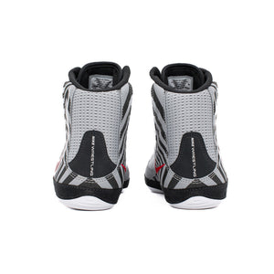 Nike Inflict 4 SE Wrestling Shoes überzeugen durch leichte Konstruktion und rutschfeste Sohle für Wrestling, MMA und Kampfsport. Modernes Design unterstreicht die hochwertige Marke.