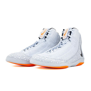 Hochwertiger Wrestling-Schuh von Nike mit atmungsaktivem Mesh-Material, ideal für intensives Training, Sparring und Wettkämpfe im Kampfsport.