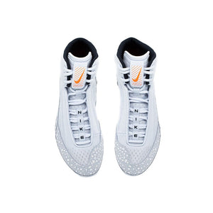 Der Nike Inflict 4 Oly Grey verbindet Leichtigkeit und Stabilität – perfekt für schnelle Richtungswechsel und Bodenkampf im Ringen und Grappling.