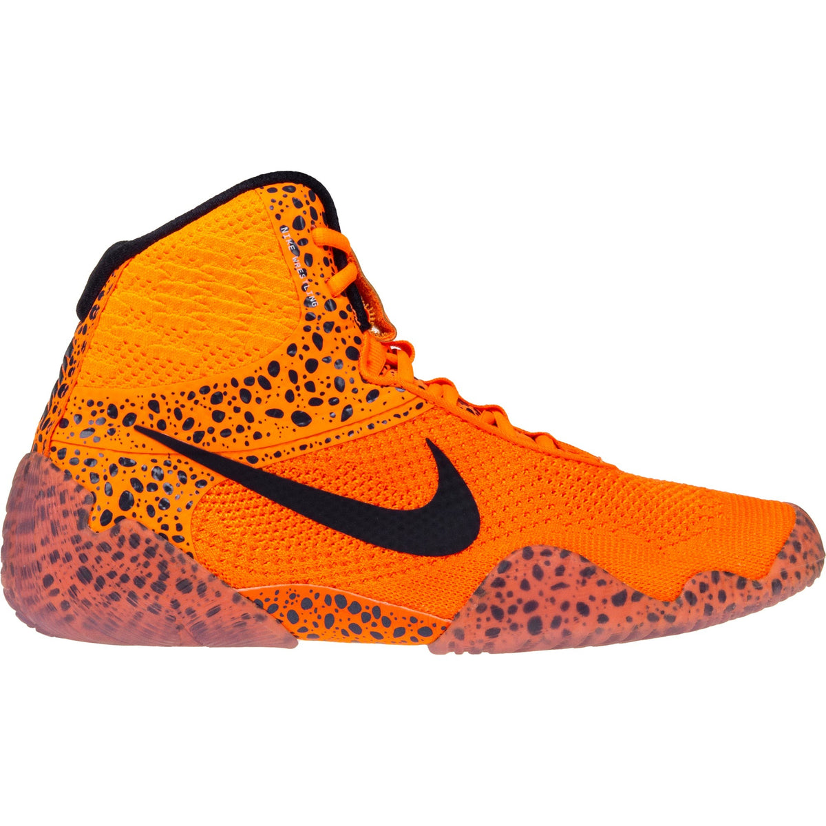Die Nike Tawa SE Ringerschuhe in Oly Orange bieten dir maximale Performance auf der Matte. Ideal für Ringer und Grappler, die Wert auf Grip, Flexibilität und ein markantes Design legen.