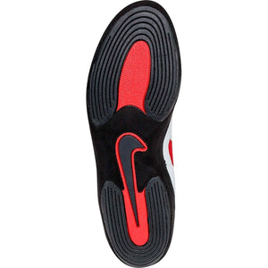 Diese Wrestling-Schuhe von Nike kombinieren ein leichtes und strapazierfähiges Design in OG Red. Ideal für Athleten, die eine Mischung aus Flexibilität und Stabilität suchen.