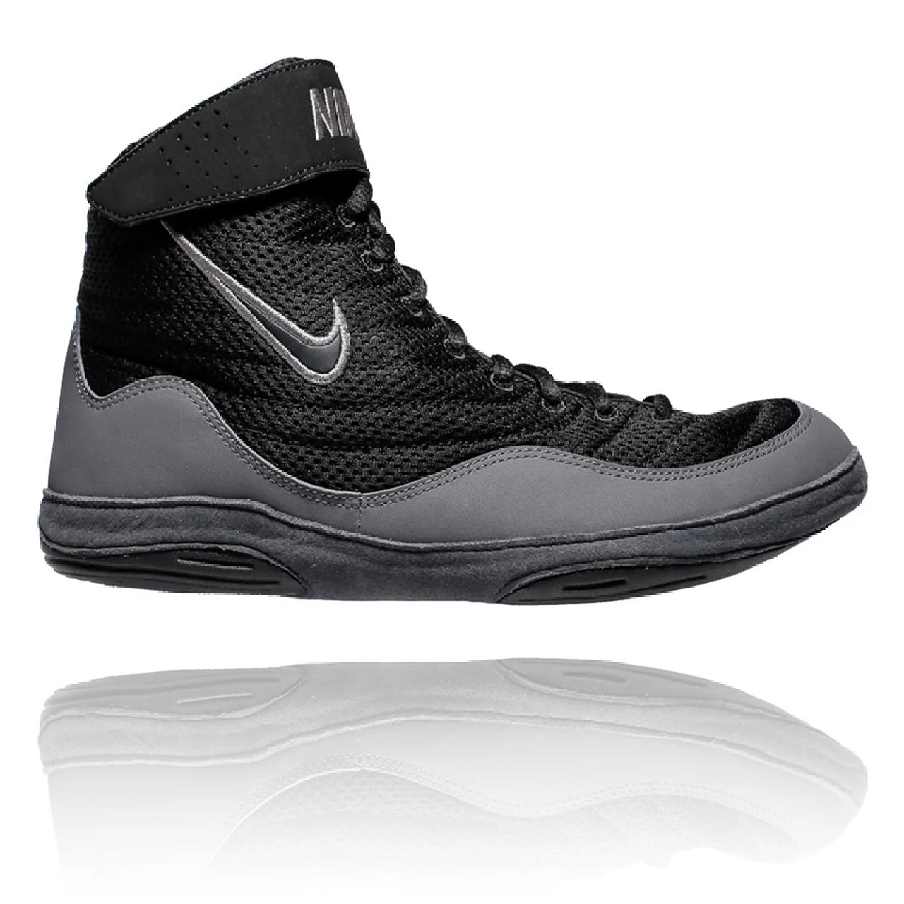 Ringerschuhe Nike Inflict 3 in Schwarz und Grau, ideal für Training und Wettkämpfe im Ringen und Grappling. Diese hochwertigen Schuhe kombinieren stilvolles Design mit exzellenter Stabilität und Komfort für maximale Leistung auf der Matte.