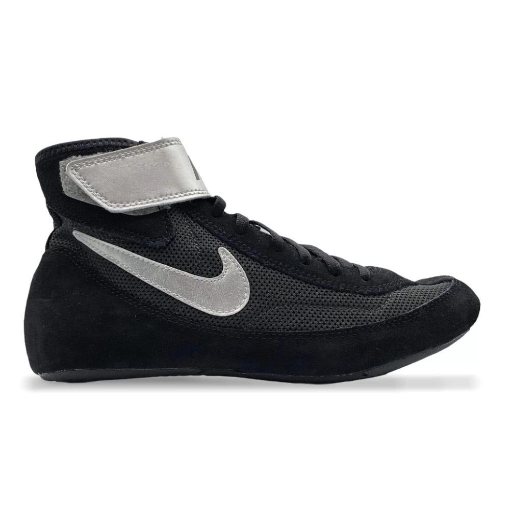 Nike Speedsweep VII Ringerschuh Schwarz (366683-004) – Leichter und flexibler Ringerschuh mit rutschfester Sohle für optimalen Grip und Beweglichkeit auf der Matte. Perfekt für Ringer, die auf Geschwindigkeit und Präzision setzen.