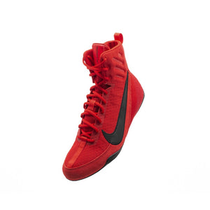 In den Nike Machomai 3 Boxschuhen Rot findest du hochwertige, aktualisierte Ösen für ein bequemes An- und Ausziehen – perfekt für schnelle Trainingseinheiten und Turniere.