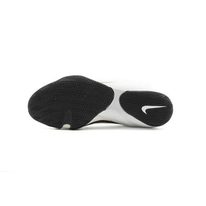 Die Nike Machomai 3 Boxschuhe Weiß sind die perfekte Wahl für Boxer, die Wert auf Leichtigkeit, Komfort und ein modernes Design legen – sowohl im Training als auch im Wettkampf.