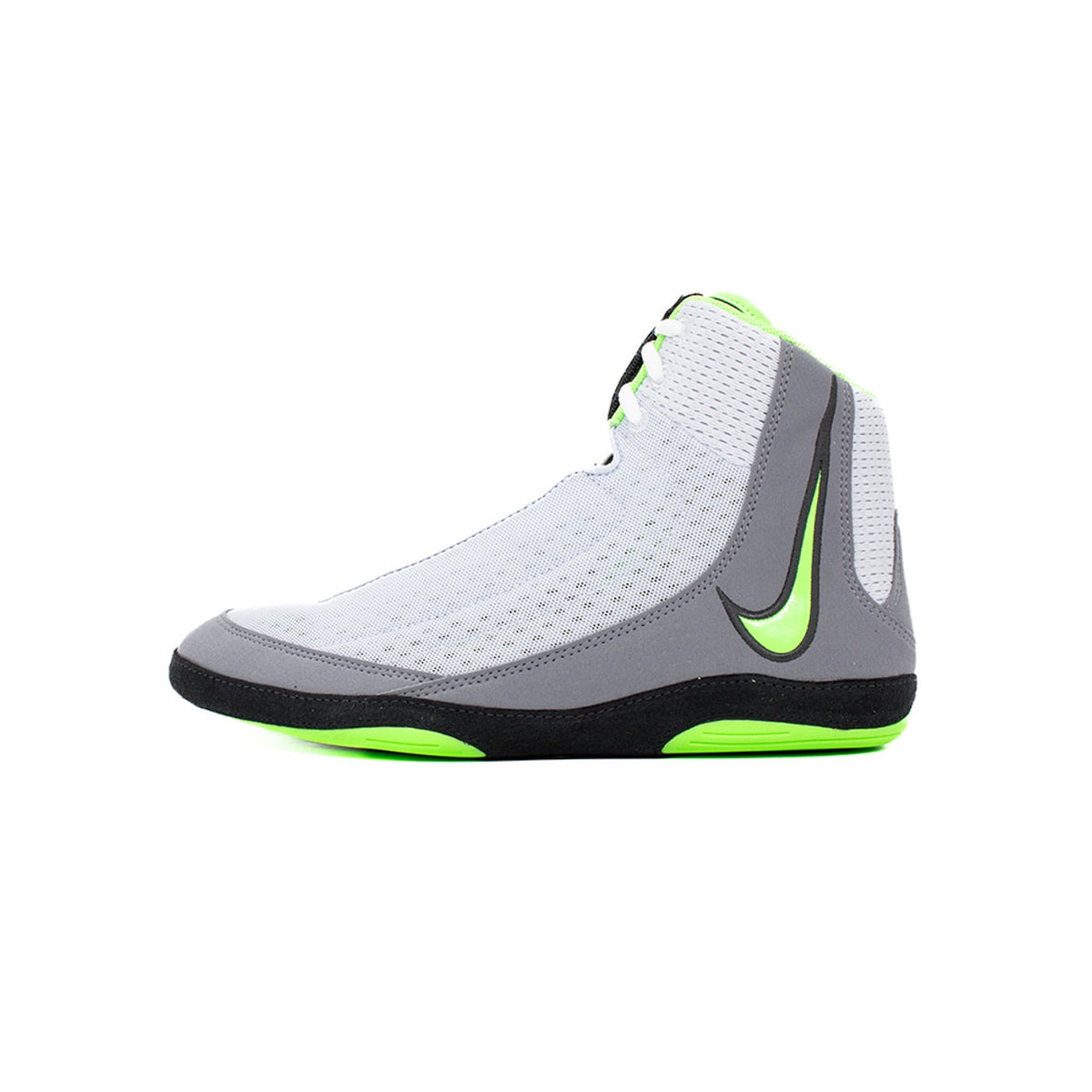 Die Nike Inflict 4 in Grau/Neon sind speziell für ambitionierte Kampfsportler entwickelt. Dank Mesh-Oberfläche, doppelgespritzter Zwischensohle und hervorragender Traktion garantieren sie schnellen Antritt und sicheren Stand beim MMA-Training oder Wettkampf.