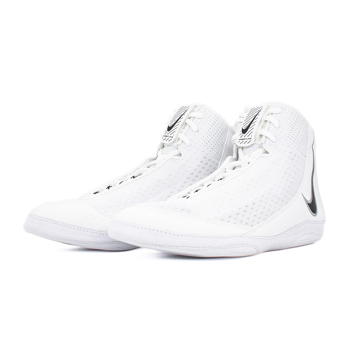 Die Nike Inflict 4 Ringerschuhe in Weiß sind speziell für Kampfsportler entwickelt, die Wert auf Qualität und Funktionalität legen. Optimal geeignet für Training und Wettkampf im Ringen, Jiu-Jitsu und Grappling.