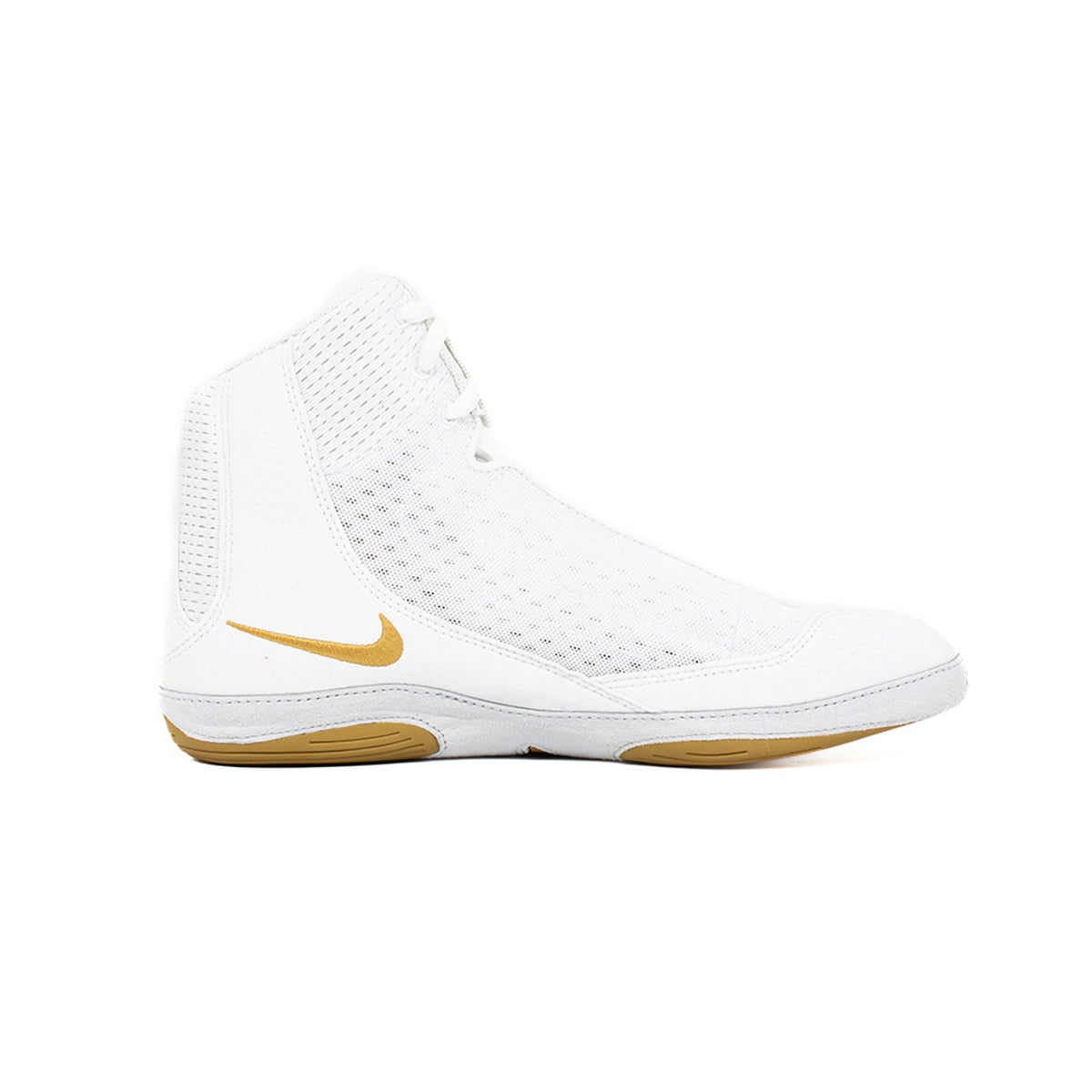 Weiß mit goldenen Akzenten – die Nike Inflict 4 sind mehr als stylisch: sie bieten Kampfsportlern die perfekte Mischung aus Leichtigkeit, Stabilität und Reaktionsvermögen beim Sparring und Grappling.